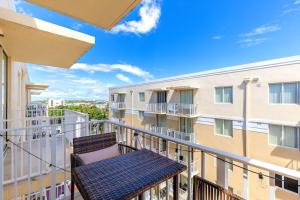 1 Bedroom Apt With Patio in South Riverside