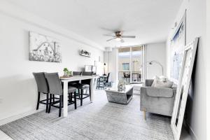 1 Bedroom Apt With Patio in South Riverside