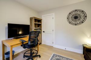 Walk to Metro and Downtown! Cozy Silver Spring Apt