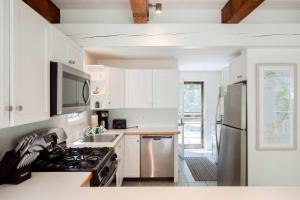 Private Location w Guest House