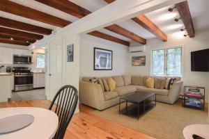 Private Location w Guest House