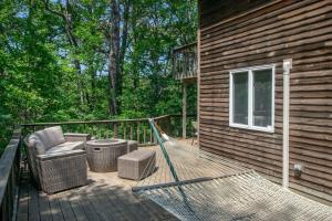 Private Location w Guest House