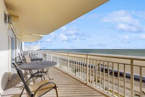 Oceans Pointe 302