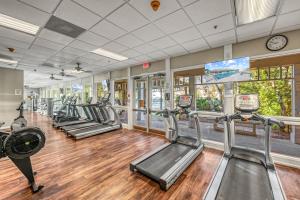 Full Duplex on Longboat Key, Walk to the Gulf + Cedars East Club Access