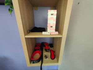 Un amour passionnel,love room,15 min du zoo,balnéo XL privatisée et disponible toute lannée ,piscine couverte et chauffée davril à fin septembre à partager avec dautres logements et elle est privatisée de 20h à 22h