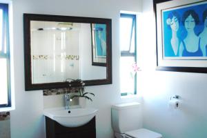 Tradewinds Guest House