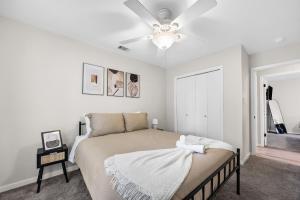 Modern 3BR Austin Stay Sleeps 8 Free Parking