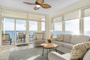 Jade East Towers 0950 by Newman-Dailey