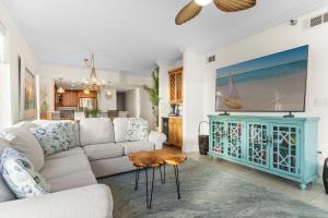 Jade East Towers 0950 by Newman-Dailey