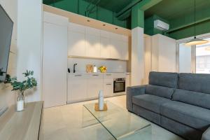 VV Isleta Urban House "by henrypole home"