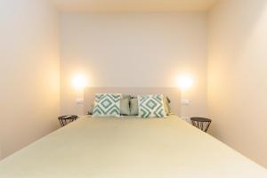 VV Isleta Urban House "by henrypole home"