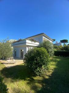 Casa Fiordaliso, a green oasis near the sea