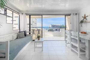 Tropical Beach - Con vista al mar