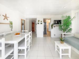 Tropical Beach - Con vista al mar