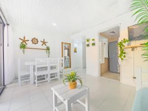 Tropical Beach - Con vista al mar