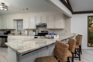 Bama Lake House- 2 Story Boat Dock- Beautiful View