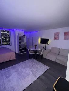 LOFT IN WITHAMENETIES BUILDING BEST LOCATION IN MIDTOWn