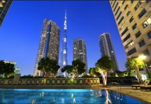 Skyline 43 - Penthouse Burj Khalifa View & Pool