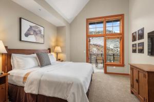 Twilight Terrace Capitol Peak Lodge #3226