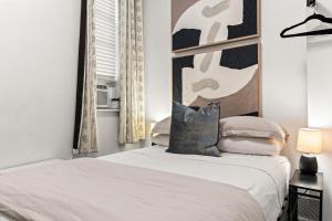 Micro Studio Walk to Time Square