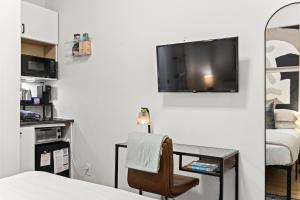 Micro Studio Walk to Time Square