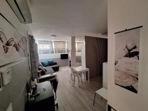 White Roses- free park Mazzini Santorsola