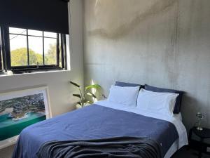 Luxurious 2 Bed 2 Bath Woolstore apartment