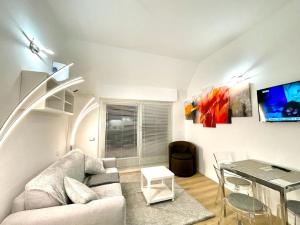 Cozy apartment on an upper floor near Missori and Vetra Metro station