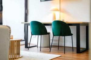 Modern 2BR Apt next to Goschs Paddock w parking