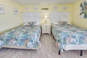 Pets welcome,direct oceanfront, poolside,1 bedroom
