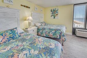 Pets welcome,direct oceanfront, poolside,1 bedroom