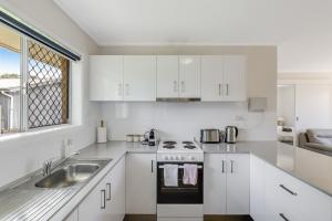 Charm in Leafy Centenary Heights!