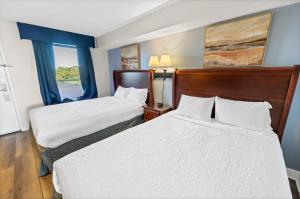 New 1BR Direct Oceanfront Sandcastle South, Pools!