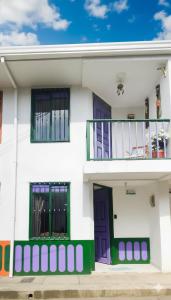 Private Balcony, Close to Downtown and Nature 201