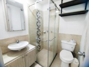 Private Balcony, Close to Downtown and Nature 201