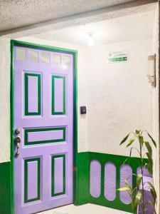 Private Balcony, Close to Downtown and Nature 201