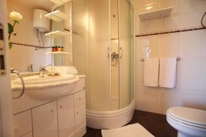 One-Bedroom Apartment with Sea View and Balcony (2 Adults) room in Villa Queen