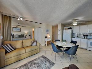 Estero Beach & Tennis 706B