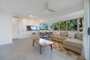 Kalimna 2 Picture Point Crescent 35