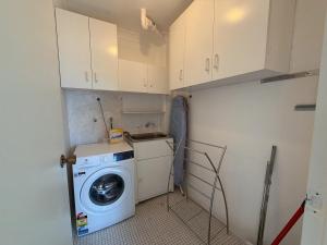 Quiet & Cozy 2BR Home in Chatswood with Parking