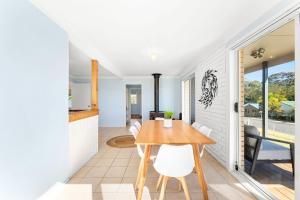 Kianga Lodge, 1 Sunset Blvd