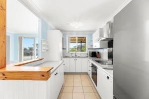 Kianga Lodge, 1 Sunset Blvd