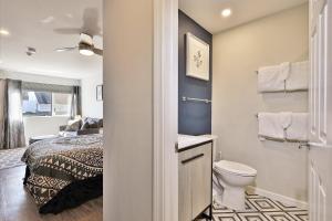 Killington Center Renovated Studio with Kitchenette on Bus Route and Discounted Ski Rentals