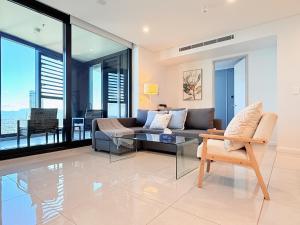 Oceanfront Serenity 2Beds with SofaBed Ocean View Apt