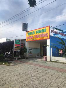 Nhà nghỉ Đông Phương