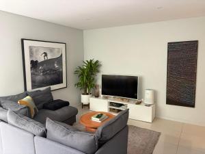 A modern two bedroom apartment! Quiet, secure and 1 minute walk to Bondi Beach!