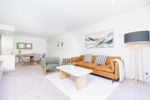 Luxury Newly Furnished 2BR Apartment in Barton - Hosted by Canstay