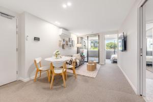 Dickson Bright 2BR Stay, ANU w Parking, WiFi