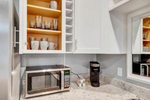 Extended Stay Comfort with Fast WiFi Downtown