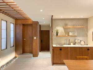 Seoul Salon #Tea ceremony experience#Home Snapshot#Rooftop Barbecue#Cozy Separate Building#Yeoksu Station#Plaza Seoul